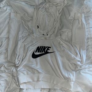 Nike cropped hoodie/size, medium/white